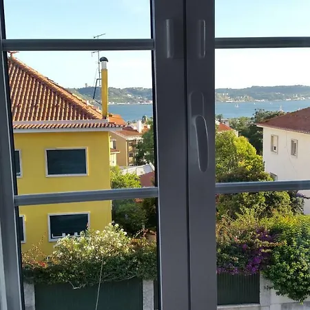 Apartamentos Tejo A Vista Lisbon Exterior photo